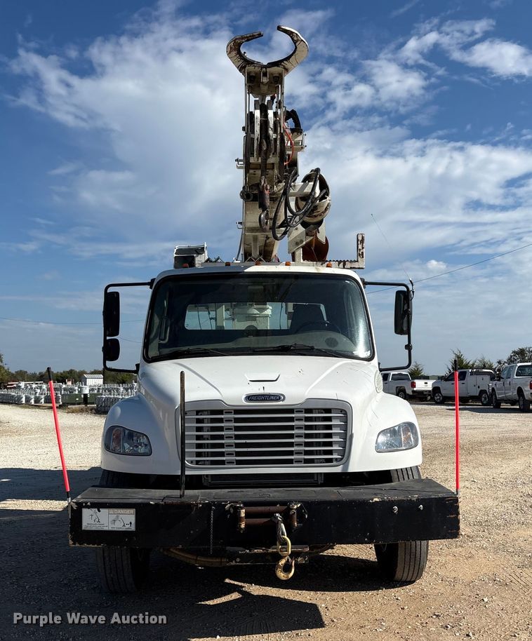 image for item ET7169 2018 Freightliner Business Class M2 digger derrick truck