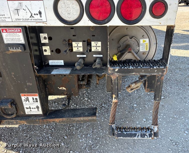 image for item ET7169 2018 Freightliner Business Class M2 digger derrick truck