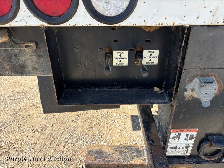 image for item ET7169 2018 Freightliner Business Class M2 digger derrick truck