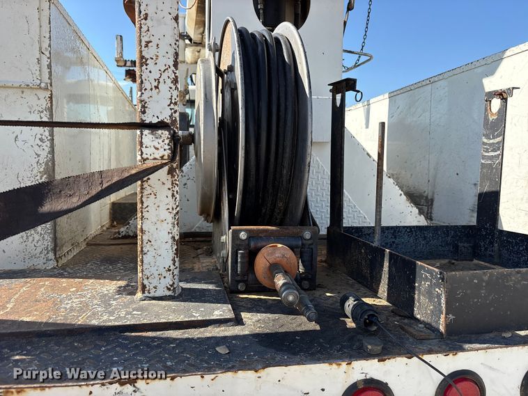 image for item ET7169 2018 Freightliner Business Class M2 digger derrick truck