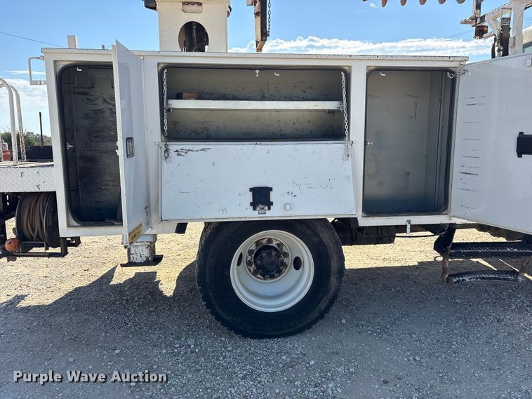 image for item ET7169 2018 Freightliner Business Class M2 digger derrick truck