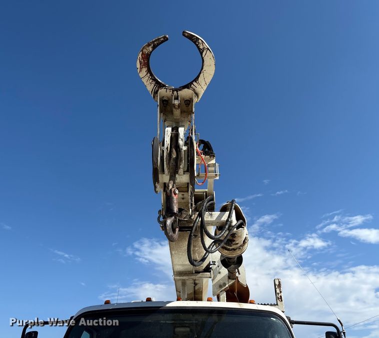 image for item ET7169 2018 Freightliner Business Class M2 digger derrick truck