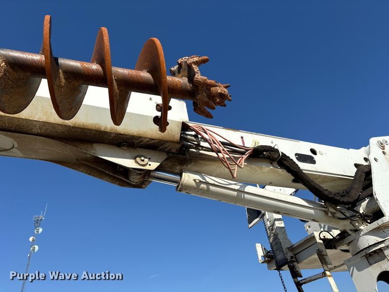 image for item ET7169 2018 Freightliner Business Class M2 digger derrick truck