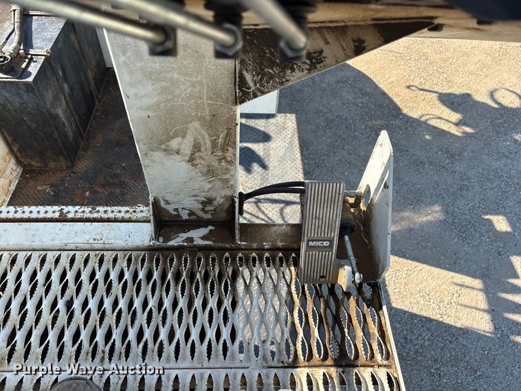 image for item ET7169 2018 Freightliner Business Class M2 digger derrick truck