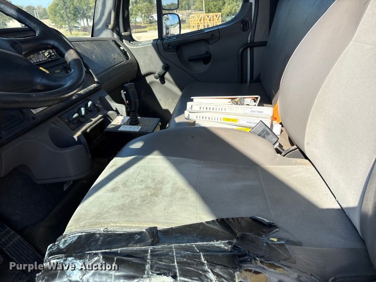 image for item ET7169 2018 Freightliner Business Class M2 digger derrick truck