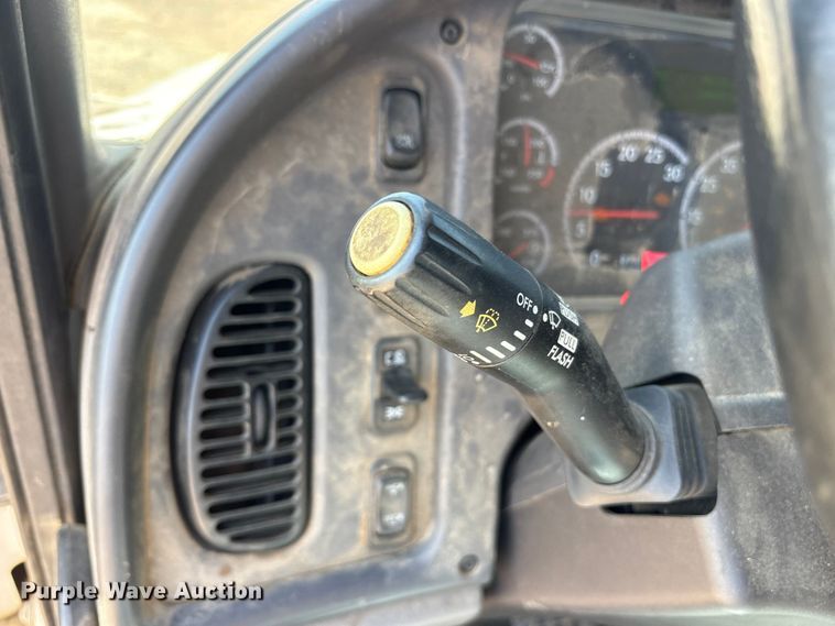 image for item ET7169 2018 Freightliner Business Class M2 digger derrick truck