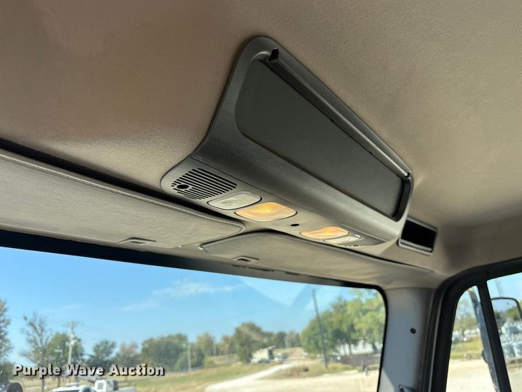 image for item ET7169 2018 Freightliner Business Class M2 digger derrick truck