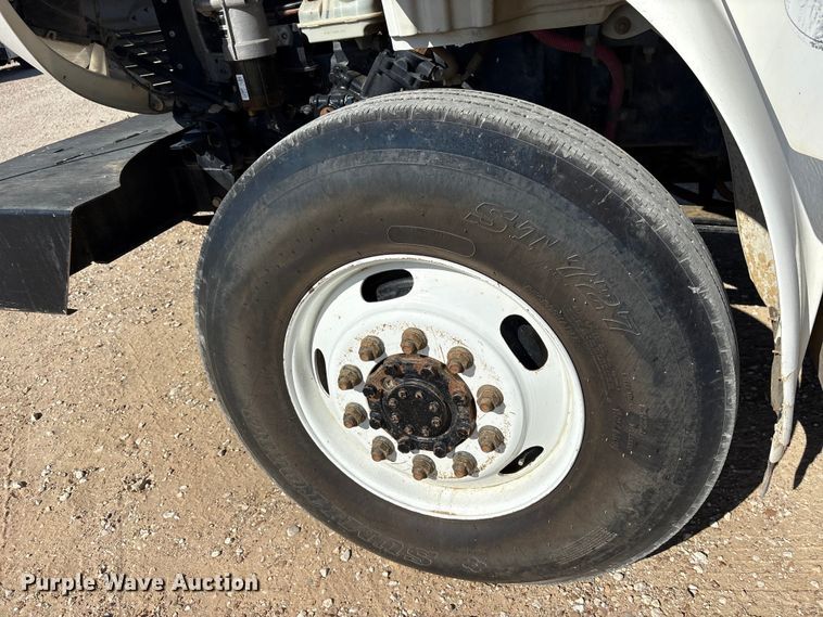 image for item ET7169 2018 Freightliner Business Class M2 digger derrick truck