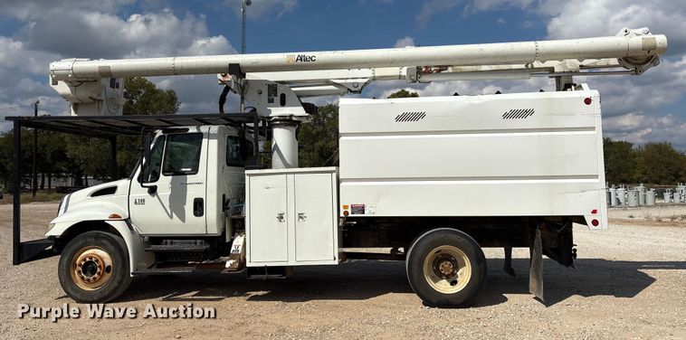 image for item ET7173 2007 International 4300 forestry bucket truck