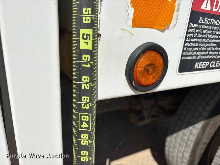 image for item ET7173 2007 International 4300 forestry bucket truck