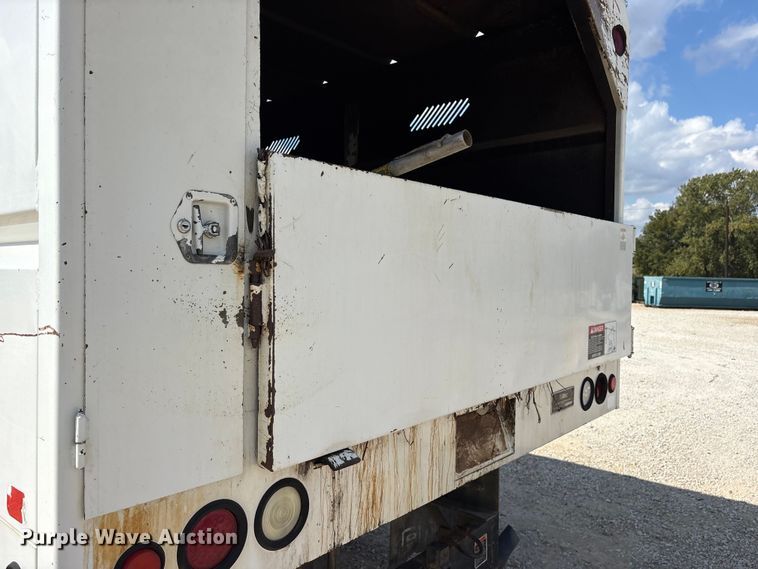 image for item ET7173 2007 International 4300 forestry bucket truck