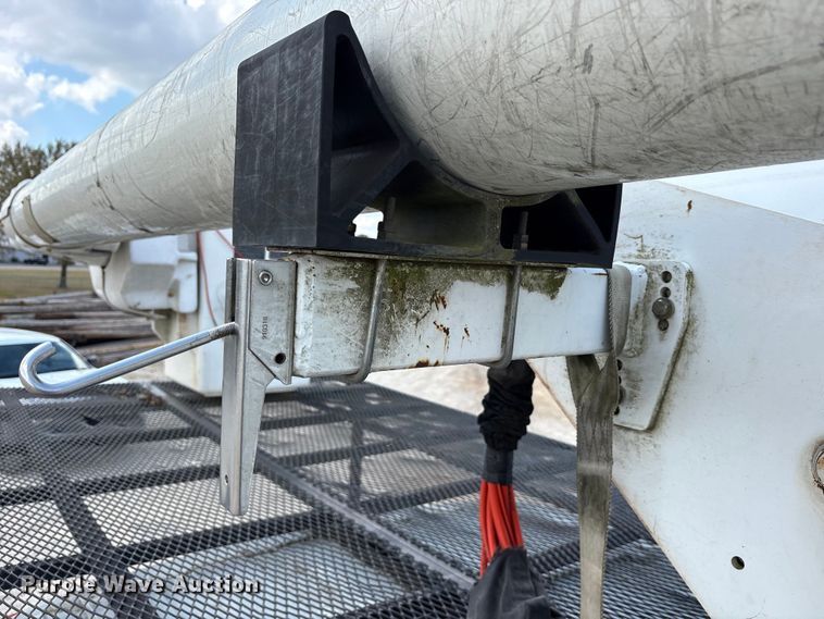 image for item ET7173 2007 International 4300 forestry bucket truck