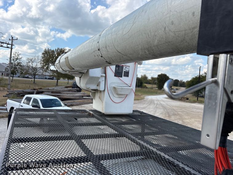 image for item ET7173 2007 International 4300 forestry bucket truck