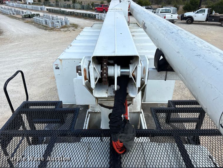 image for item ET7173 2007 International 4300 forestry bucket truck