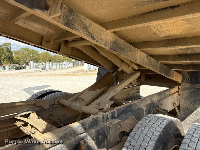 image for item ET7173 2007 International 4300 forestry bucket truck