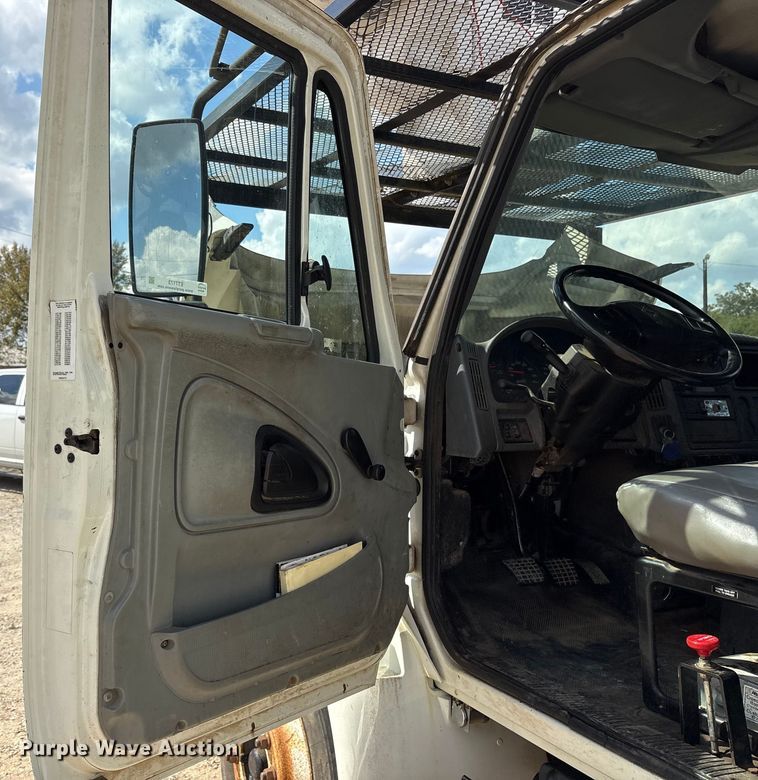 image for item ET7173 2007 International 4300 forestry bucket truck