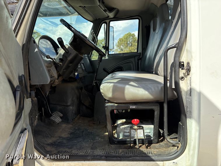 image for item ET7173 2007 International 4300 forestry bucket truck