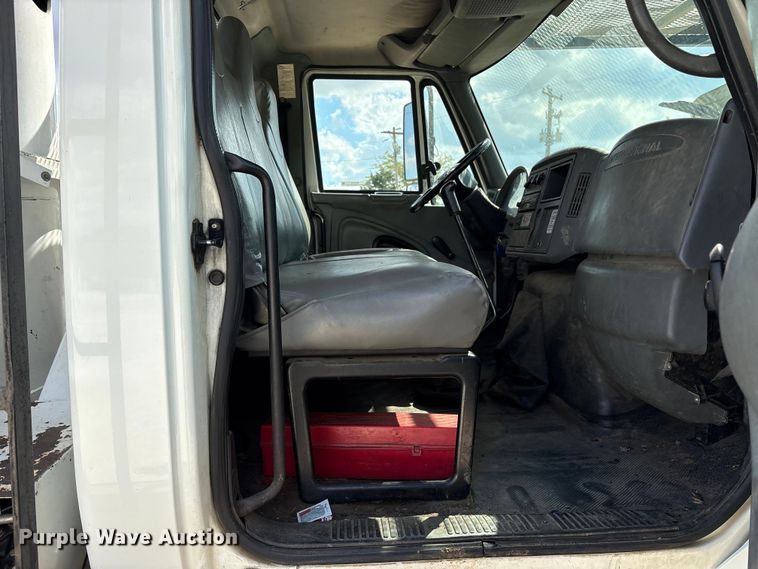 image for item ET7173 2007 International 4300 forestry bucket truck