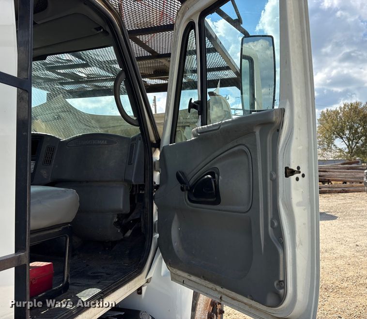 image for item ET7173 2007 International 4300 forestry bucket truck