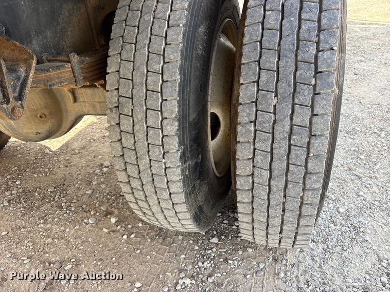 image for item ET7173 2007 International 4300 forestry bucket truck