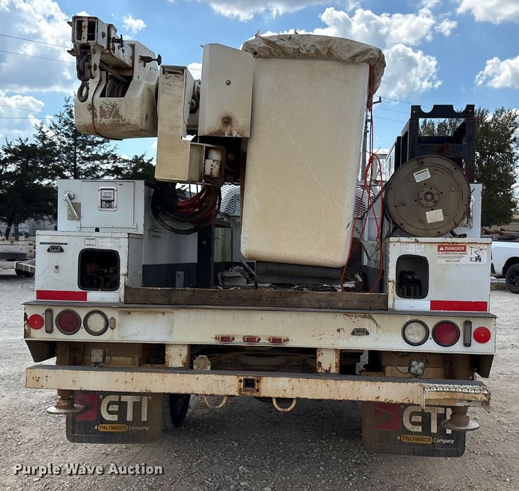 image for item ET7174 2016 Ford F550 Super Duty bucket truck