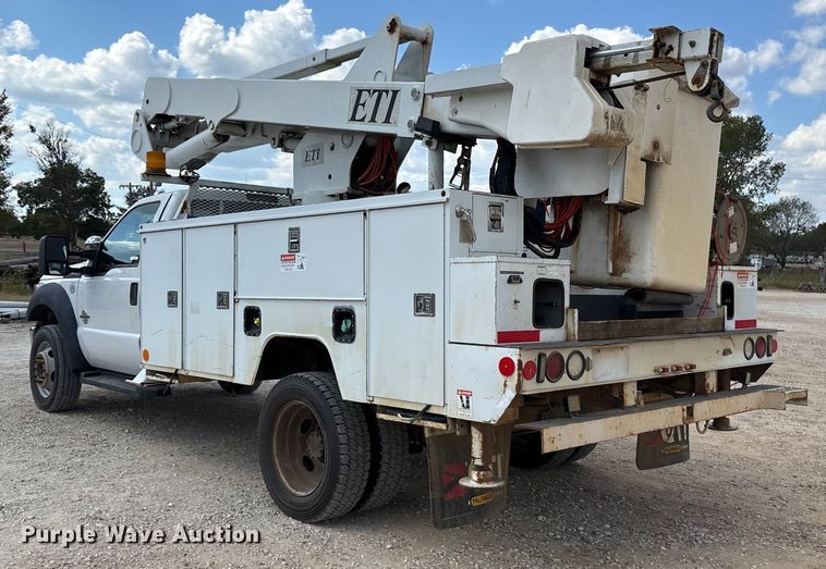 image for item ET7174 2016 Ford F550 Super Duty bucket truck