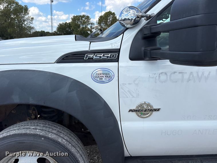 image for item ET7174 2016 Ford F550 Super Duty bucket truck