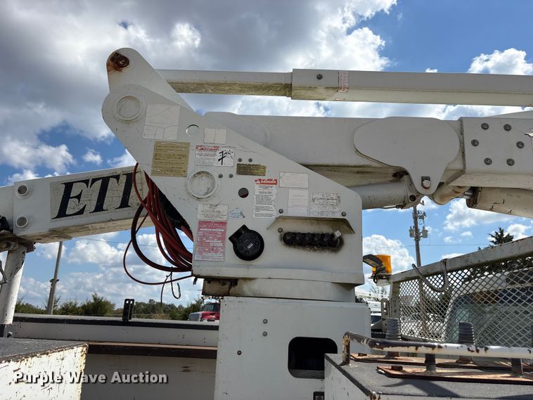 image for item ET7174 2016 Ford F550 Super Duty bucket truck