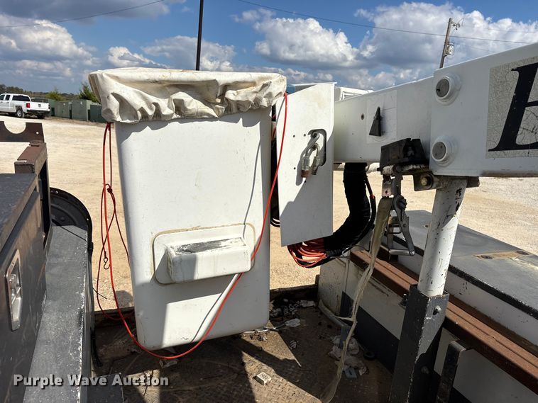 image for item ET7174 2016 Ford F550 Super Duty bucket truck