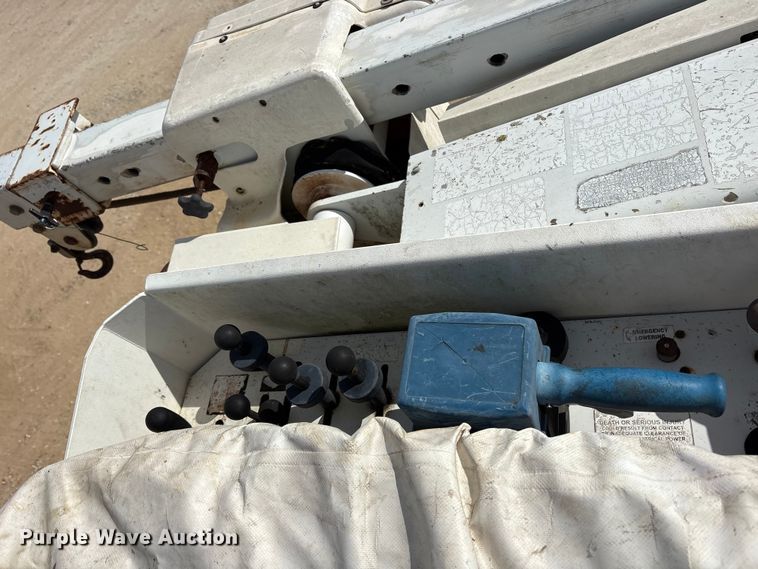 image for item ET7174 2016 Ford F550 Super Duty bucket truck