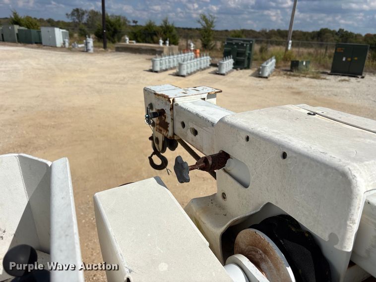 image for item ET7174 2016 Ford F550 Super Duty bucket truck