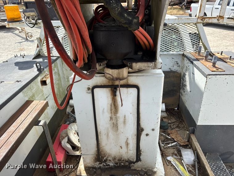 image for item ET7174 2016 Ford F550 Super Duty bucket truck