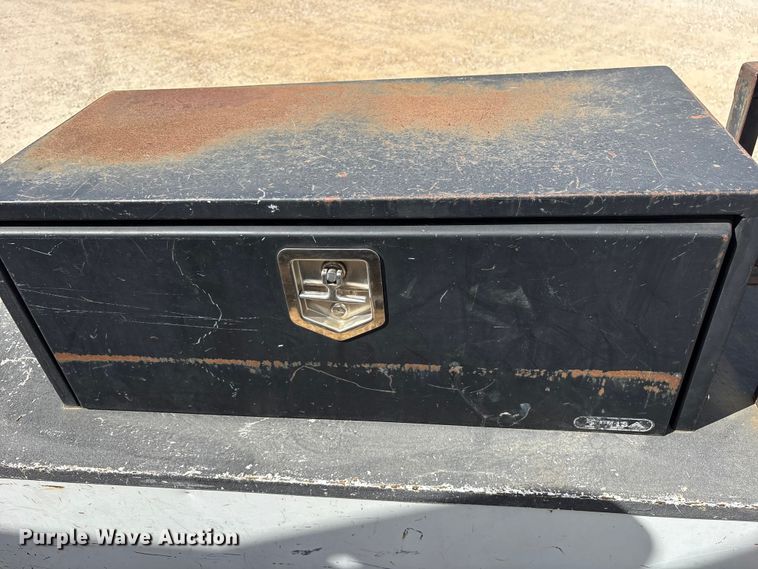 image for item ET7174 2016 Ford F550 Super Duty bucket truck