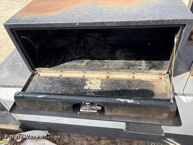 image for item ET7174 2016 Ford F550 Super Duty bucket truck