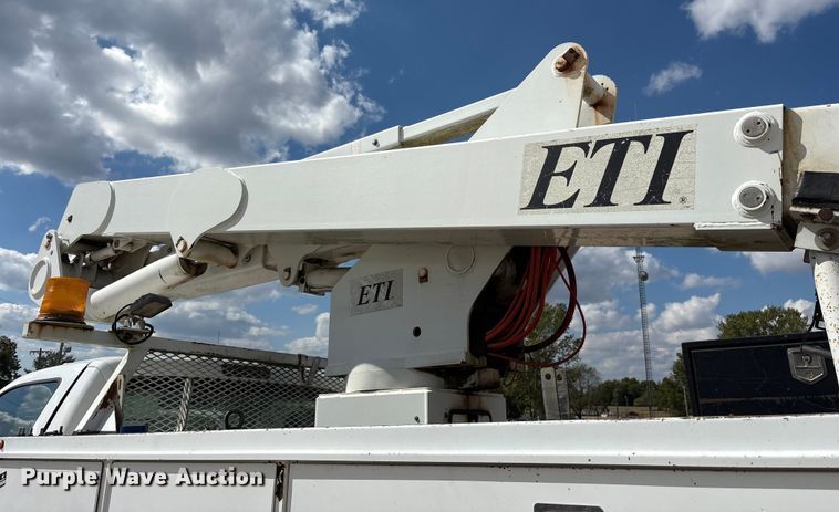 image for item ET7174 2016 Ford F550 Super Duty bucket truck