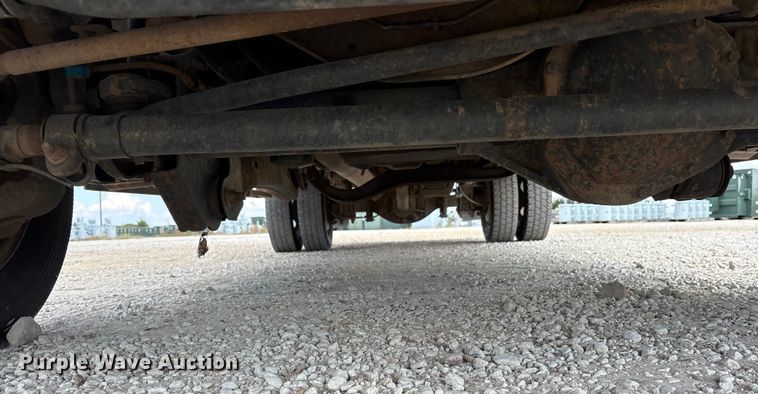 image for item ET7174 2016 Ford F550 Super Duty bucket truck