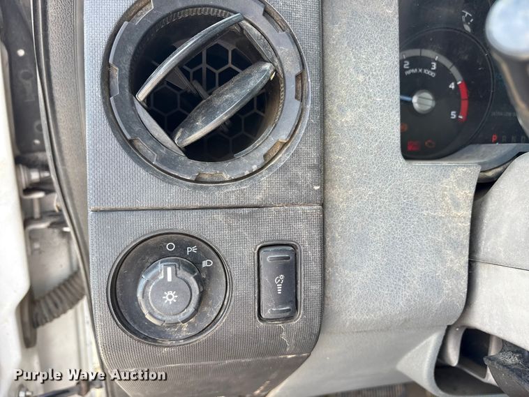 image for item ET7174 2016 Ford F550 Super Duty bucket truck