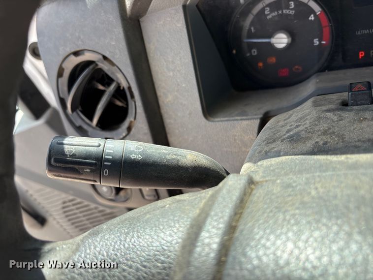 image for item ET7174 2016 Ford F550 Super Duty bucket truck