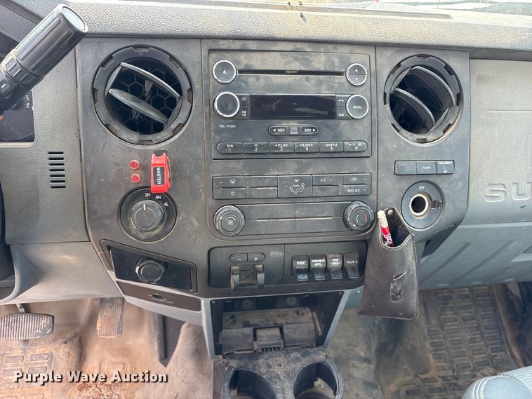 image for item ET7174 2016 Ford F550 Super Duty bucket truck