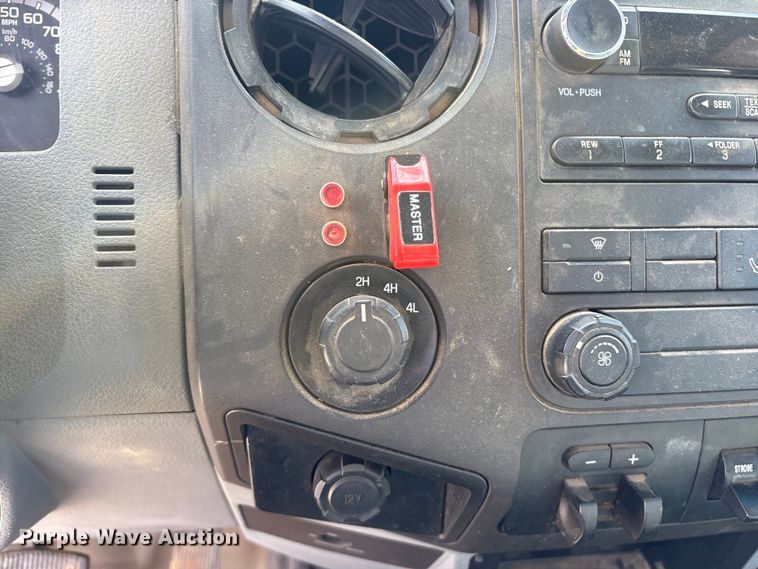 image for item ET7174 2016 Ford F550 Super Duty bucket truck