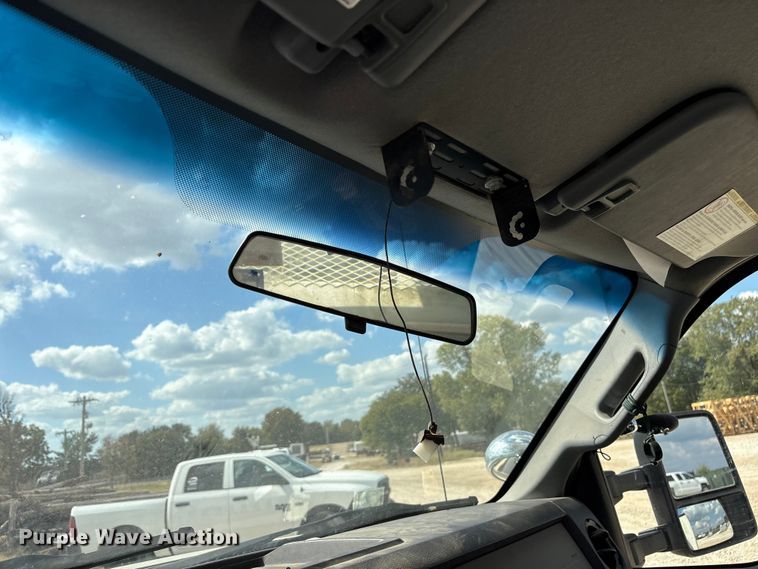 image for item ET7174 2016 Ford F550 Super Duty bucket truck