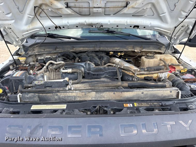 image for item ET7174 2016 Ford F550 Super Duty bucket truck