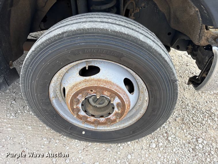 image for item ET7174 2016 Ford F550 Super Duty bucket truck