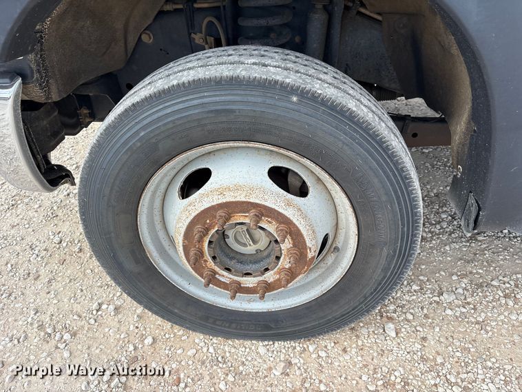 image for item ET7174 2016 Ford F550 Super Duty bucket truck