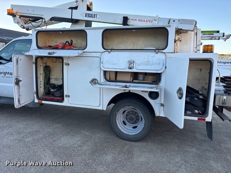 image for item ET7175 2012 Ford F450 bucket truck