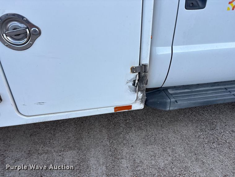 image for item ET7175 2012 Ford F450 bucket truck