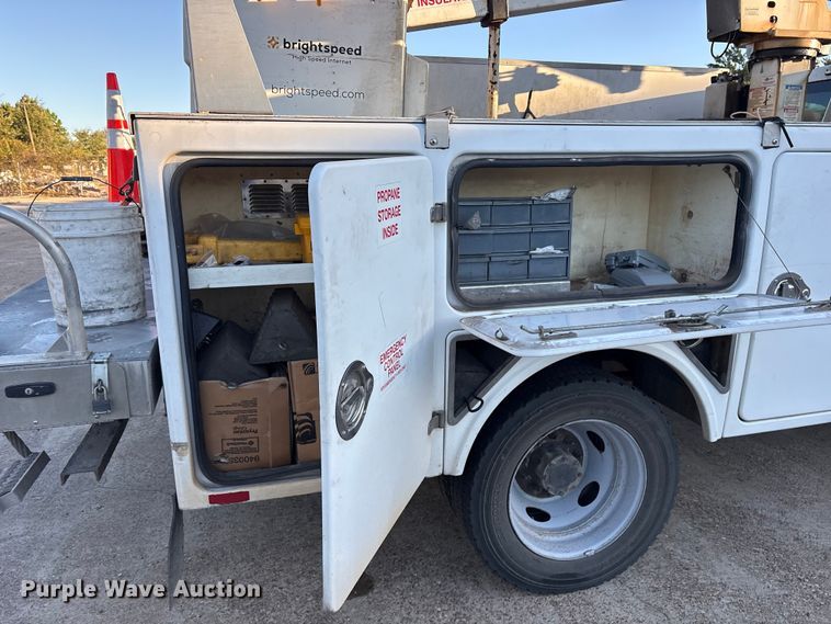 image for item ET7175 2012 Ford F450 bucket truck