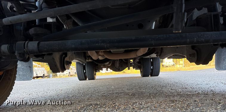 image for item ET7175 2012 Ford F450 bucket truck