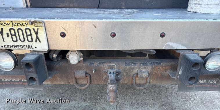 image for item ET7175 2012 Ford F450 bucket truck