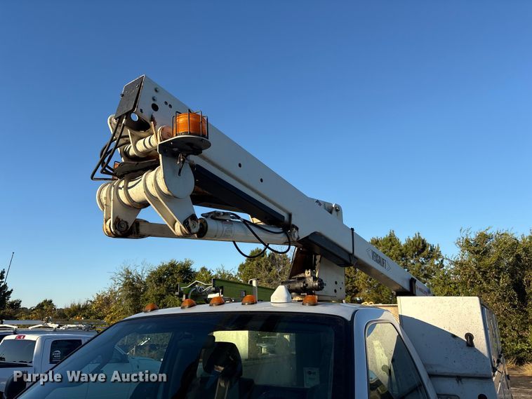 image for item ET7175 2012 Ford F450 bucket truck